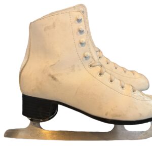 Used Vic Dream Figure Skates Size 6