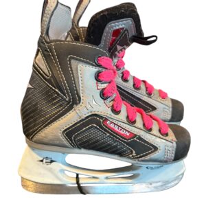 Used Easton SE 10 Skates Size Yth 12