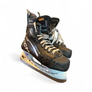 Used CCM Tacks one Piece Boot Power Flex Skates Size 4